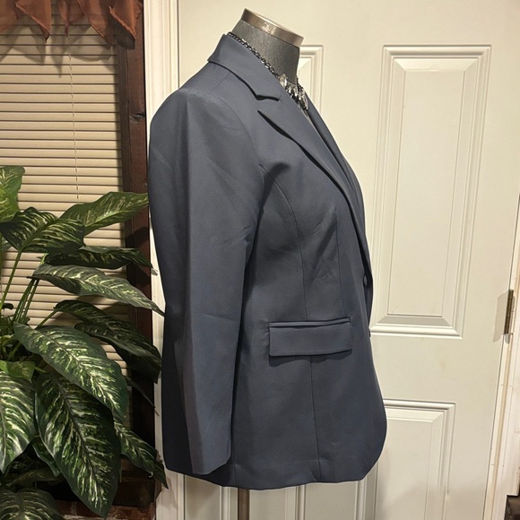 Eloquii Elegant Navy Blazer - Picture 2 of 5